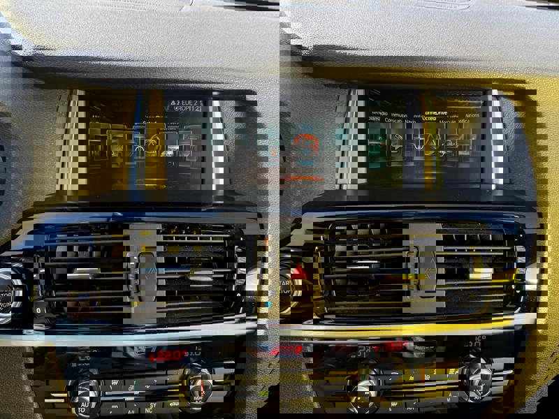 Image BMW 楲⁥㑘⠠㉆⤶㈨㄰ⴴ⤾ 20 d 2.0 190 xLine xDrive Xénon GPS Bluetooth Caméra Sièges cuir élec à mémoires Régul Clim auto Gti